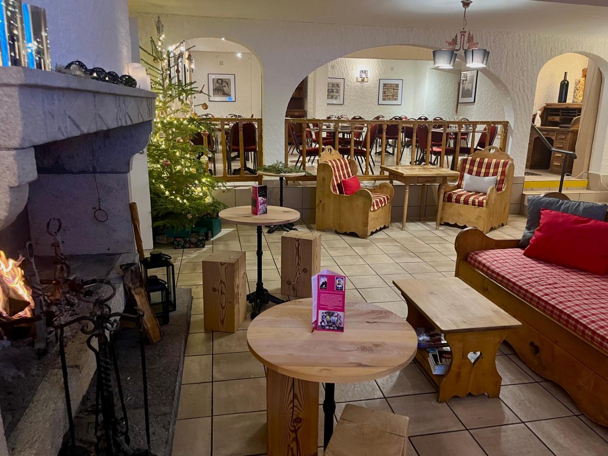 勒克罗餐厅酒店 贝斯和圣阿纳斯泰斯 外观 照片